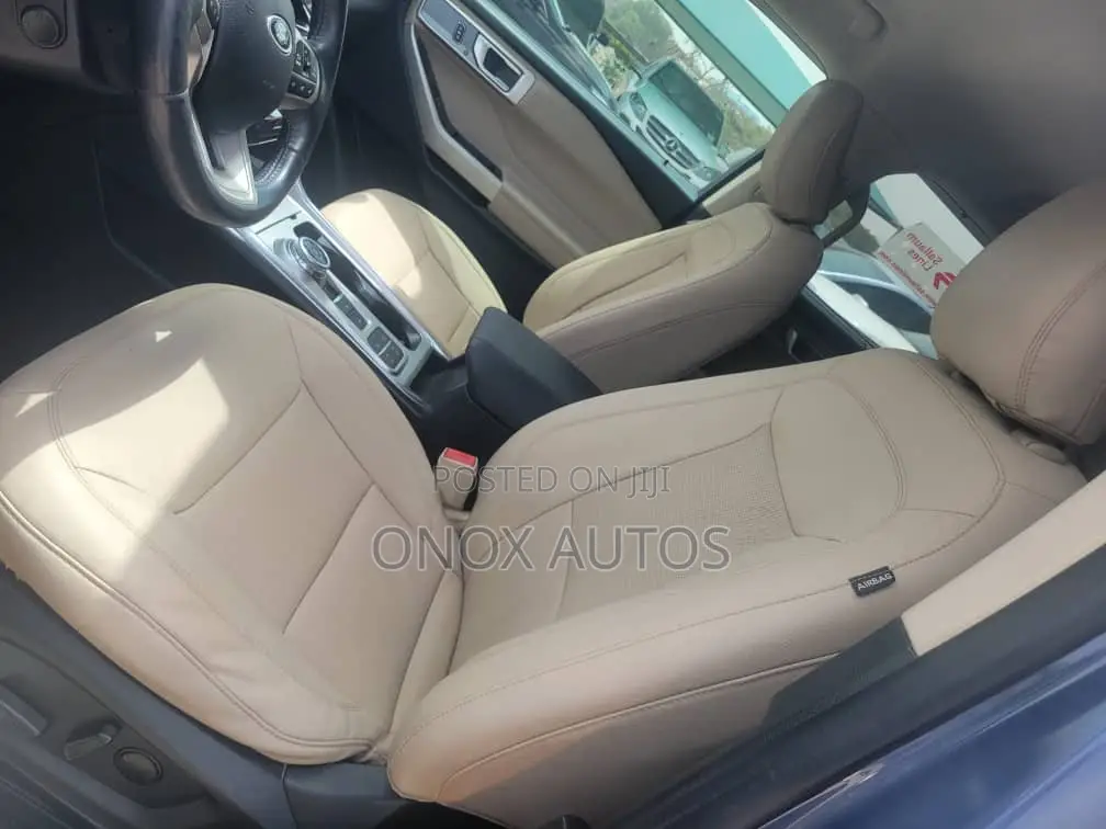 Ford Explorer Limited 2021 Blue