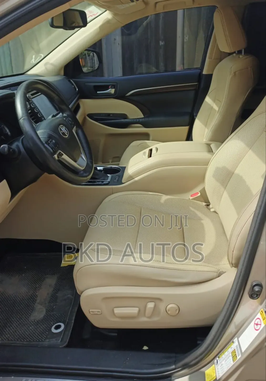 Toyota Highlander Limited Platinum 4dr SUV AWD (3.5L 6cyl 6A) 2015 Gold