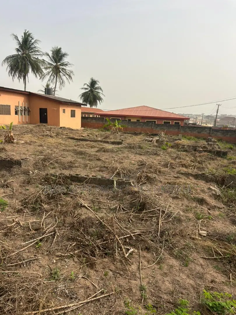 Prime 700sqm Sharp Corner Plot for Sale