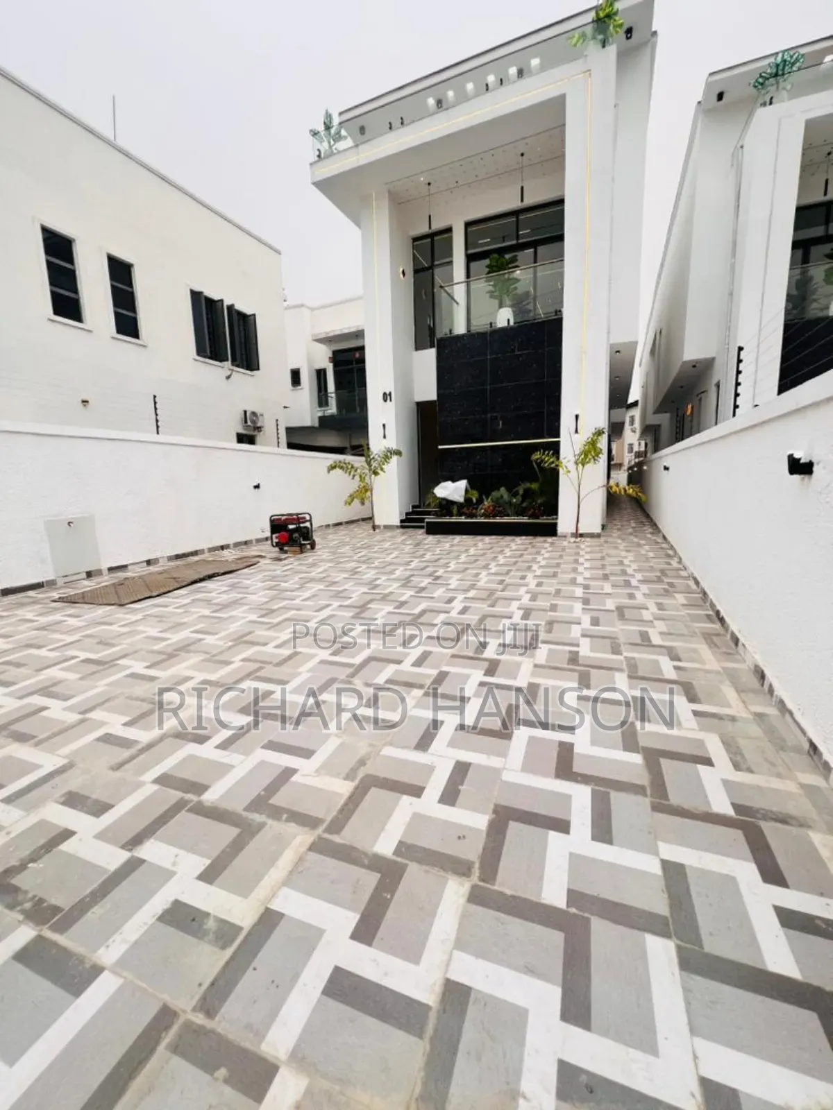 5bdrm Duplex in In Orchid, Lekki for sale