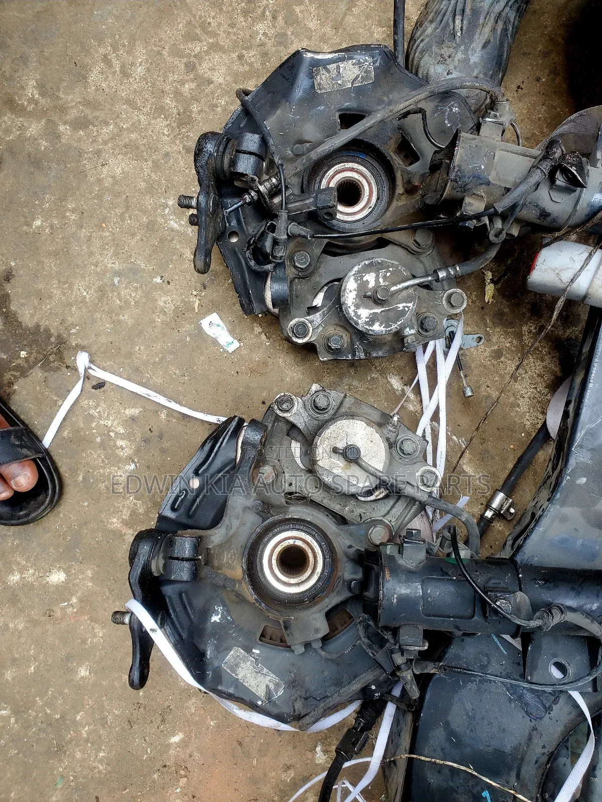 Kia Optima 2014 Front Shock and Hub or Sonata 2012