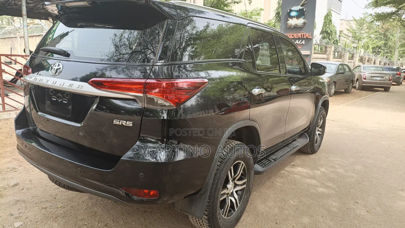 Toyota Fortuner 2023 Black
