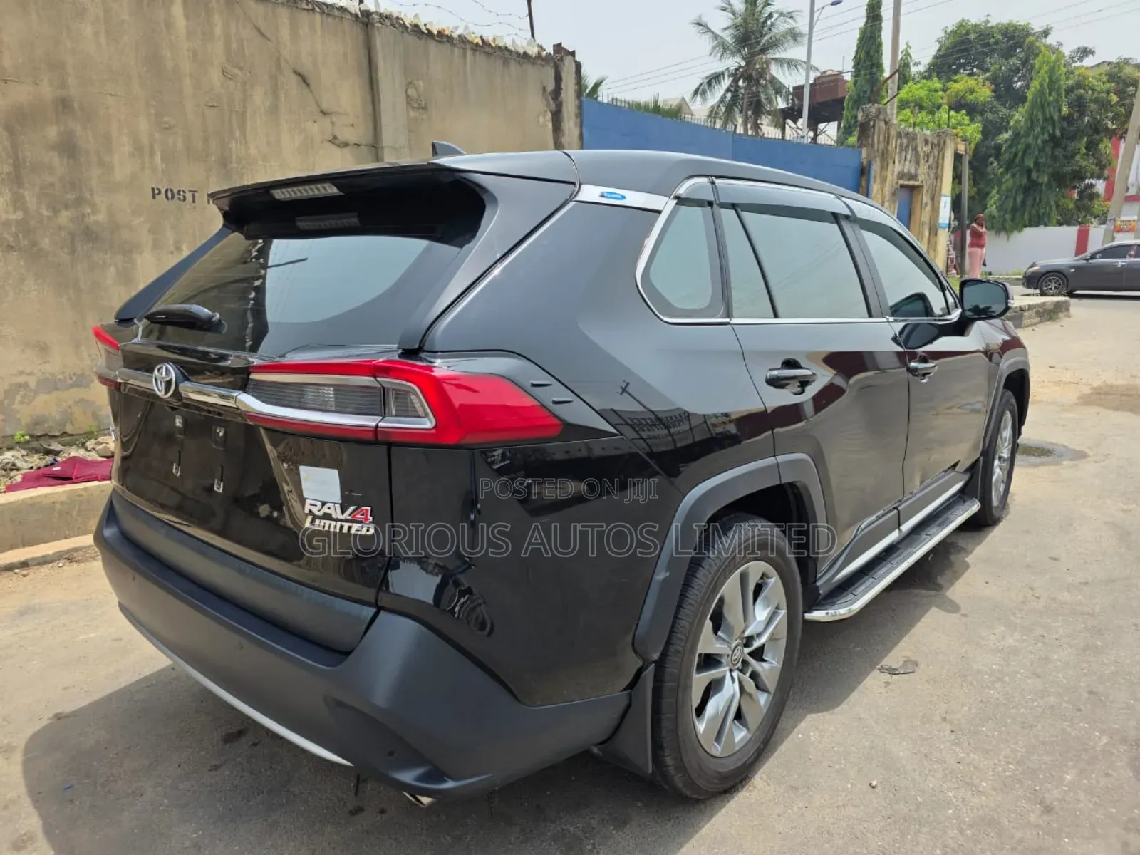 Toyota RAV4 XLE Premium FWD 2023 Black