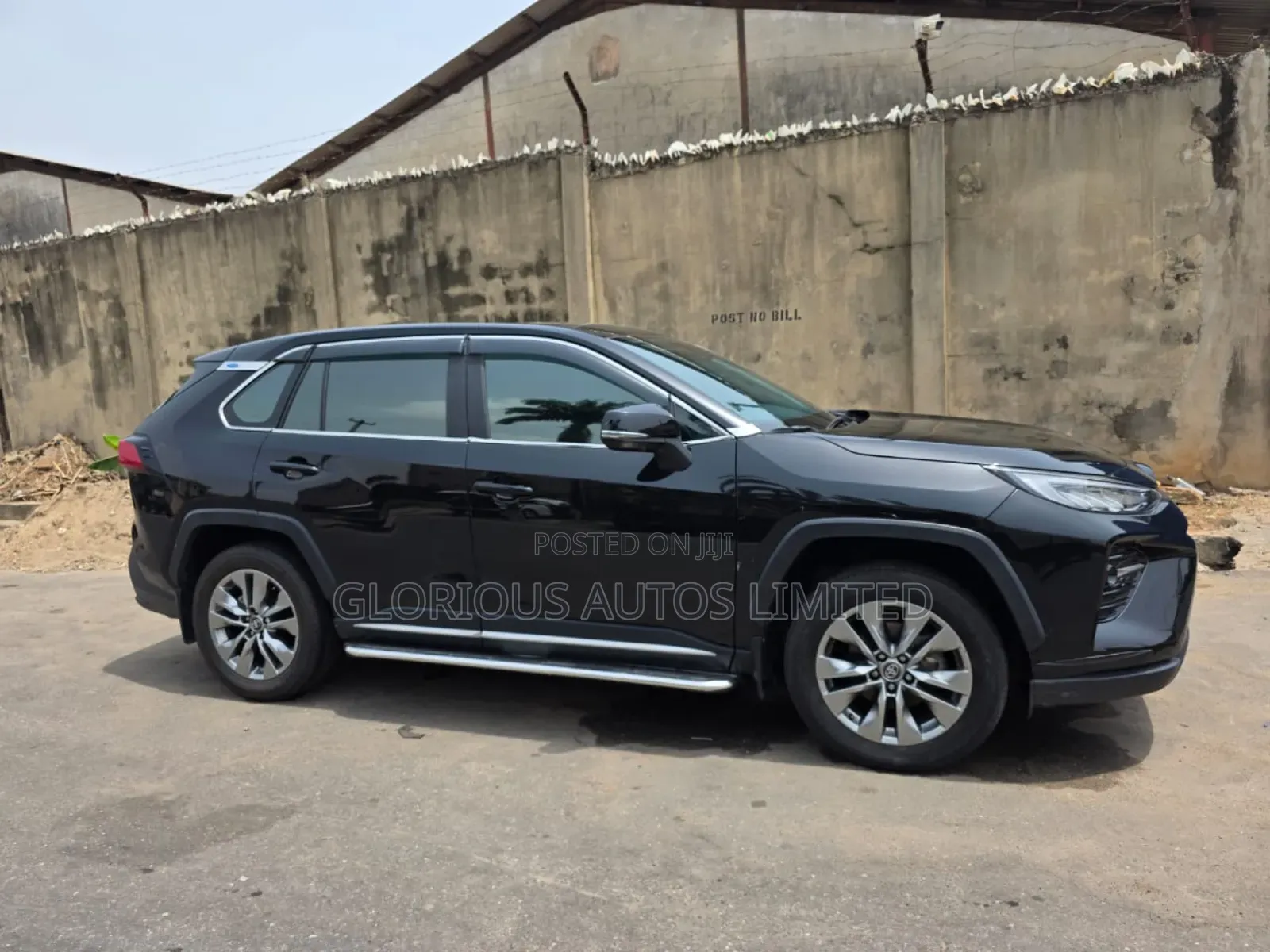 Toyota RAV4 XLE Premium FWD 2023 Black