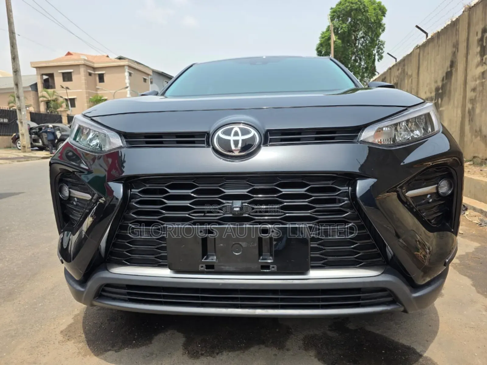 Toyota RAV4 XLE Premium FWD 2023 Black