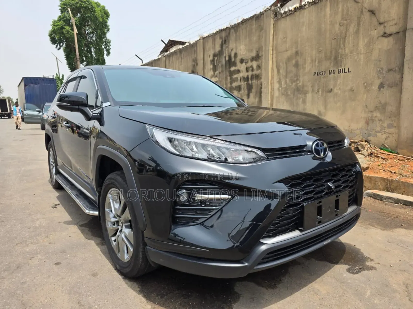 Toyota RAV4 XLE Premium FWD 2023 Black