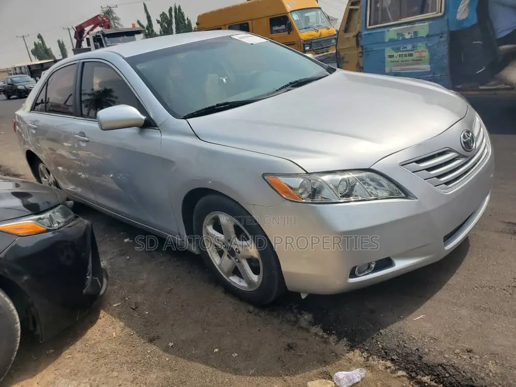 Toyota Camry LE 4dr Sedan (2.4L 4cyl 5A) 2008 Gray