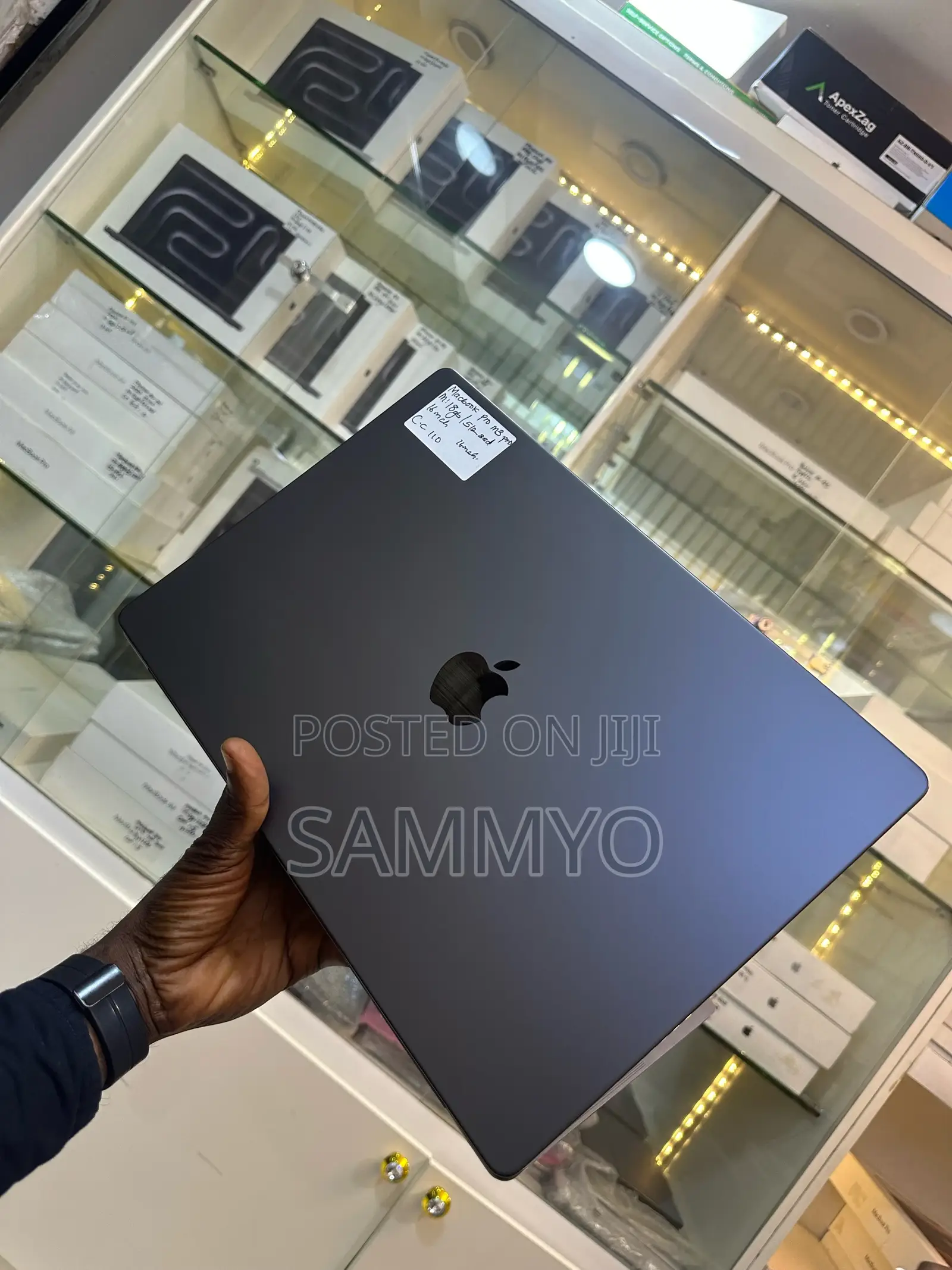 Laptop Apple MacBook Pro 2023 M3 Pro 18GB Apple M3 Pro SSD 512GB