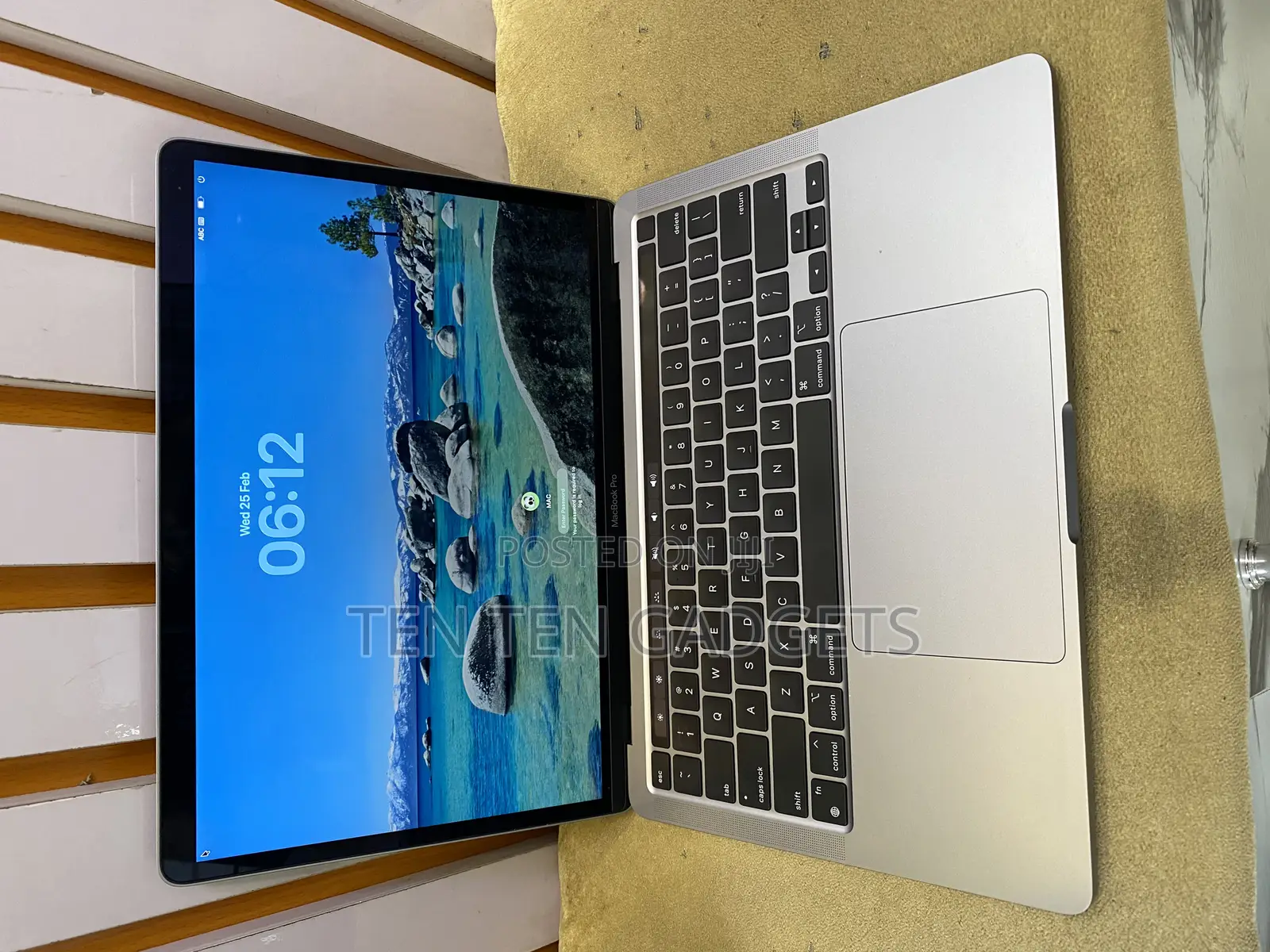 Laptop Apple MacBook Pro 2020 16GB Apple M1 SSD 1T
