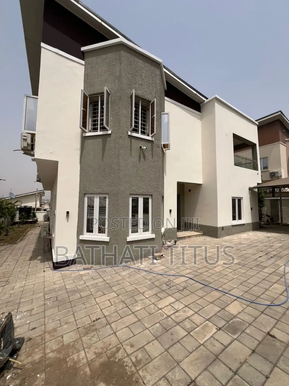 4bdrm Duplex in Life Camp for rent