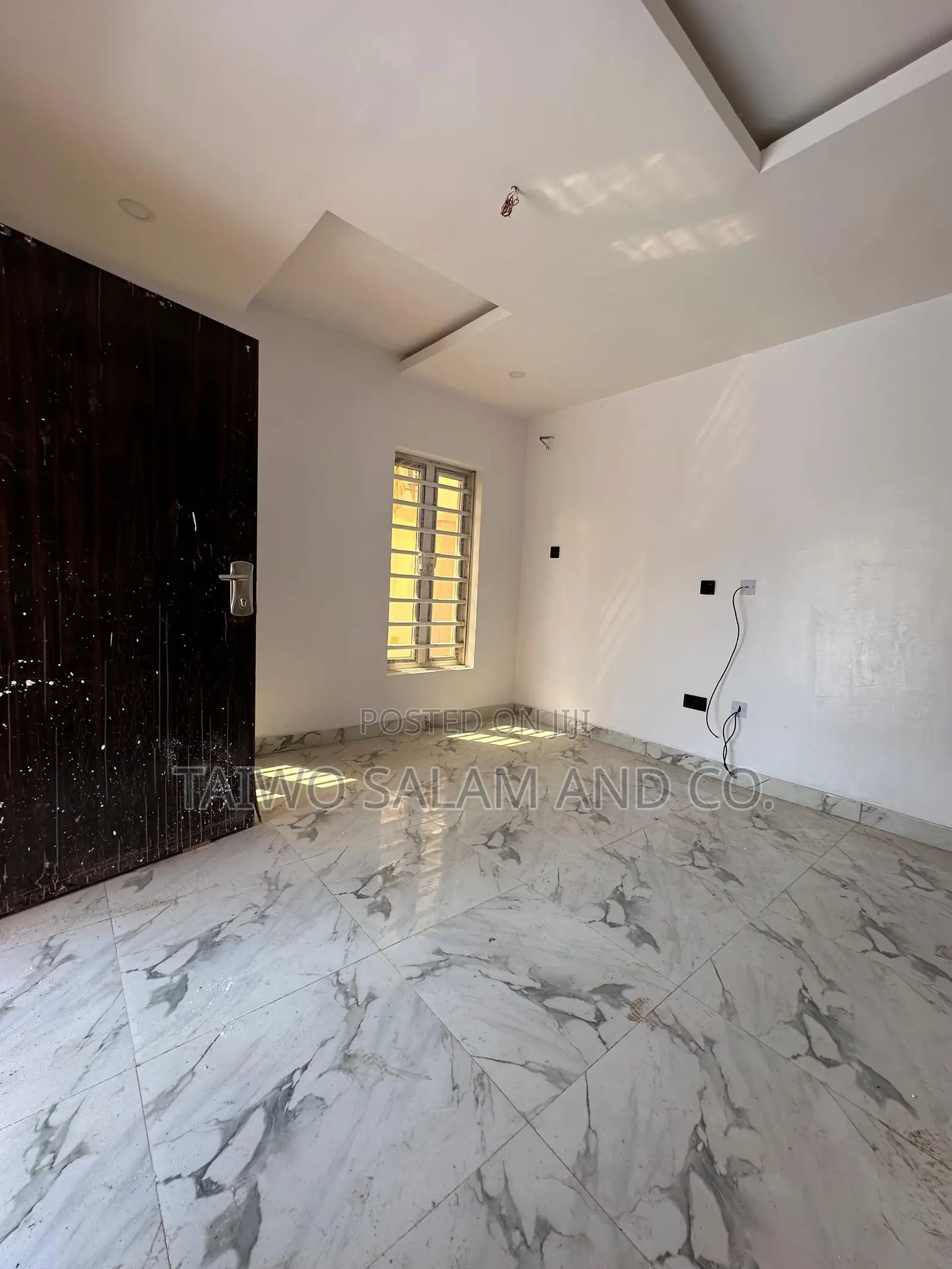 Furnished 5bdrm Duplex in Akala, Akobo for sale