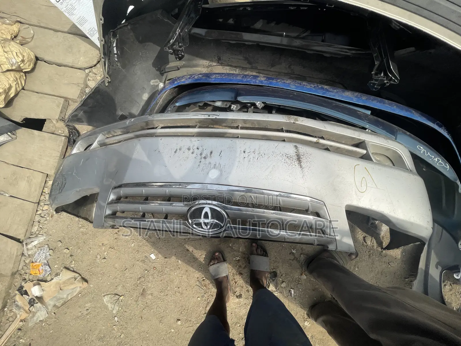 Front Bumper Avalon 2006