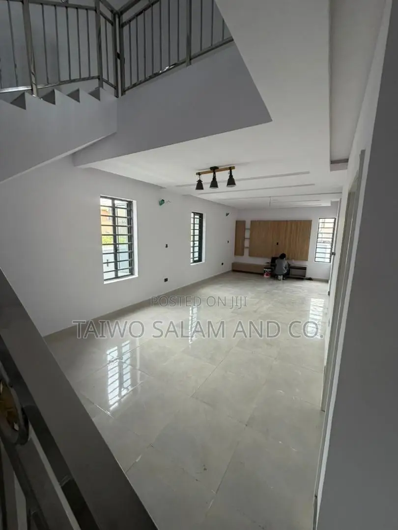 4bdrm Duplex in Carlton Gate Estate, Akobo for sale