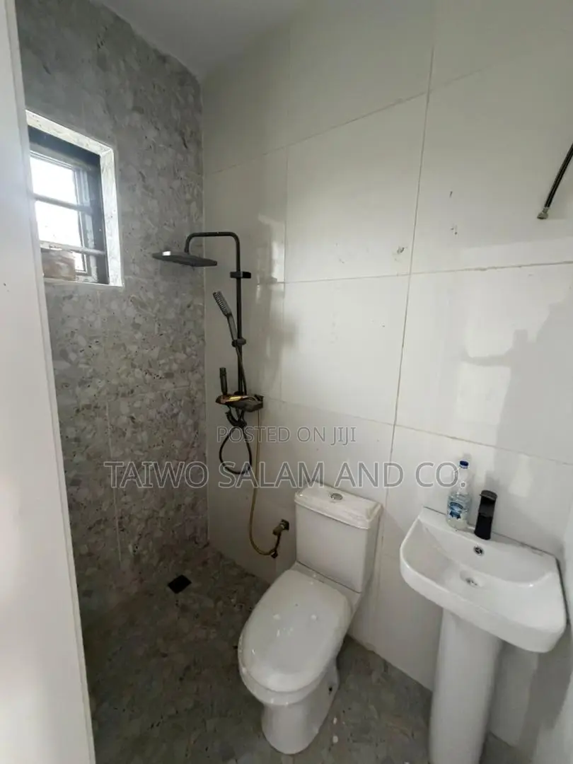 4bdrm Duplex in Carlton Gate Estate, Akobo for sale