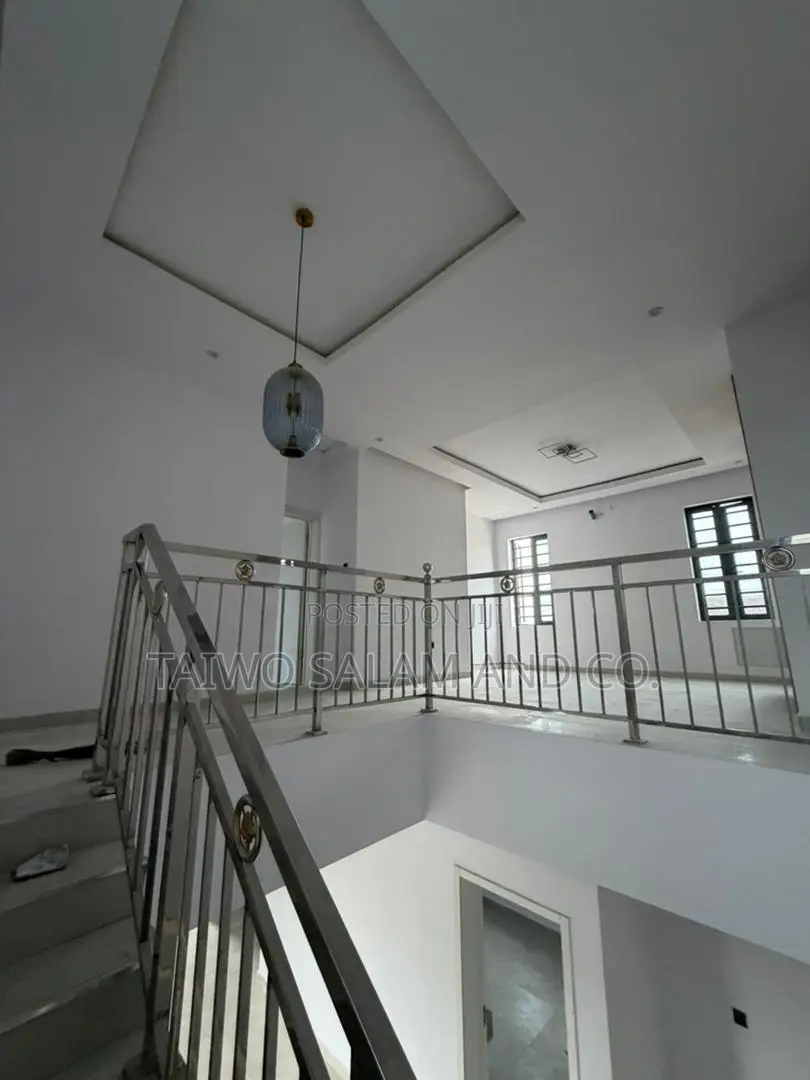 4bdrm Duplex in Carlton Gate Estate, Akobo for sale