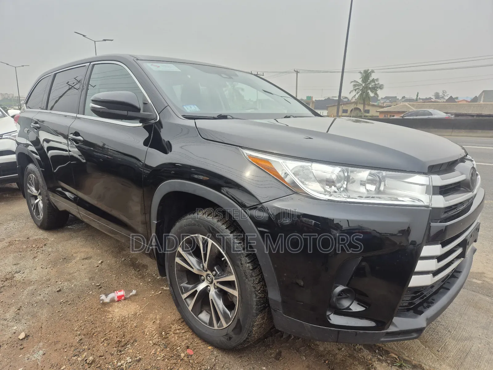 Toyota Highlander LE 4x4 V6 (3.5L 6cyl 8A) 2018 Black