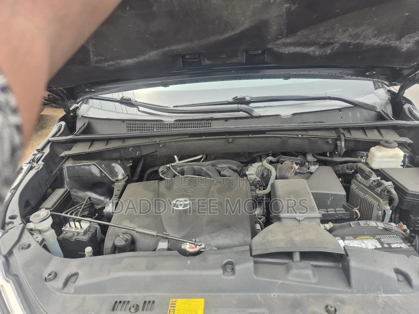 Toyota Highlander LE 4x4 V6 (3.5L 6cyl 8A) 2018 Black