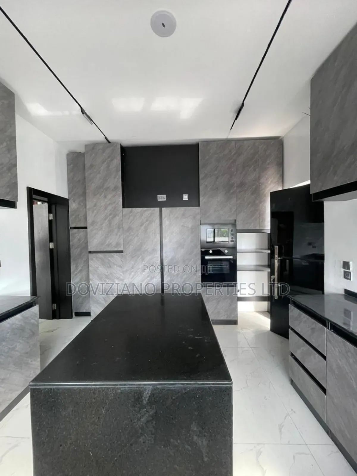 5bdrm Duplex in Ikate for sale