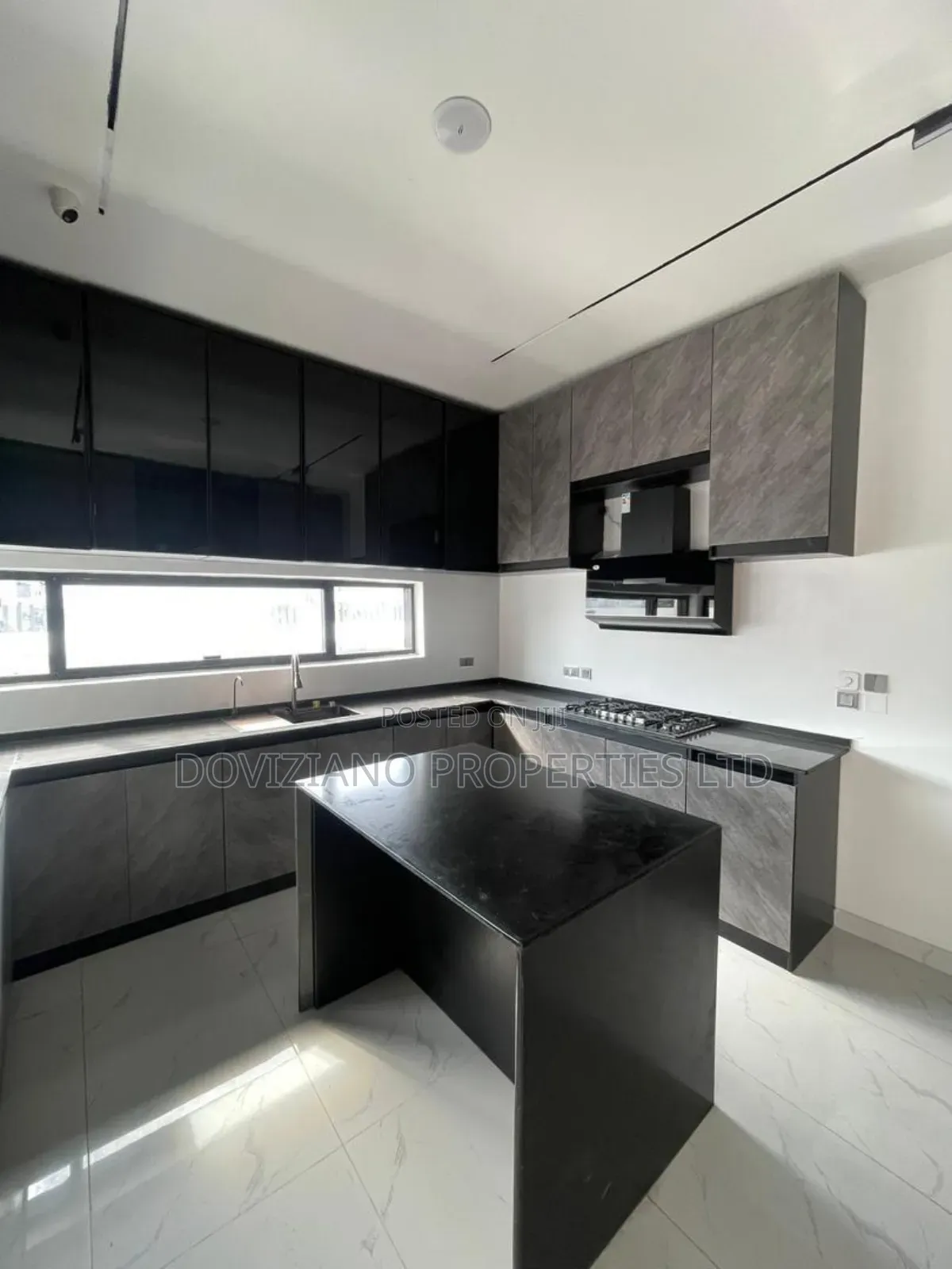 5bdrm Duplex in Ikate for sale