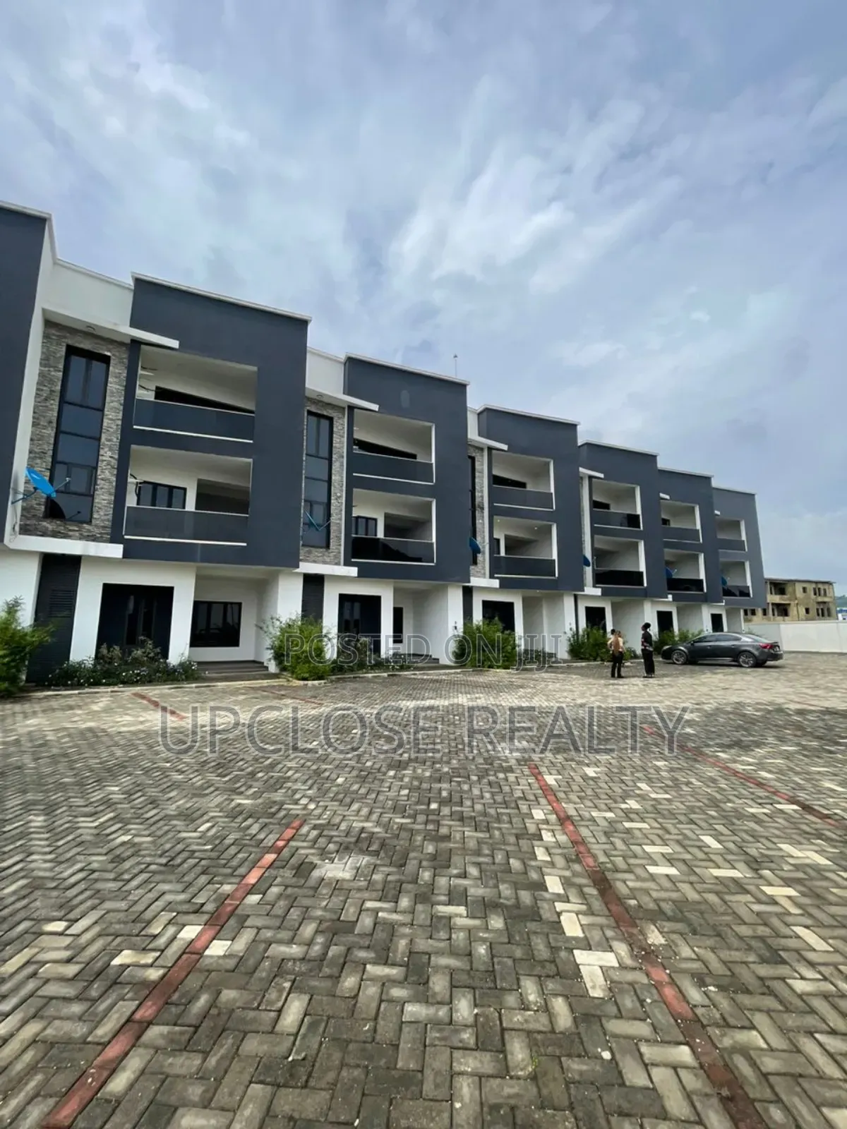 4bdrm Townhouse/Terrace in Life Camp for sale