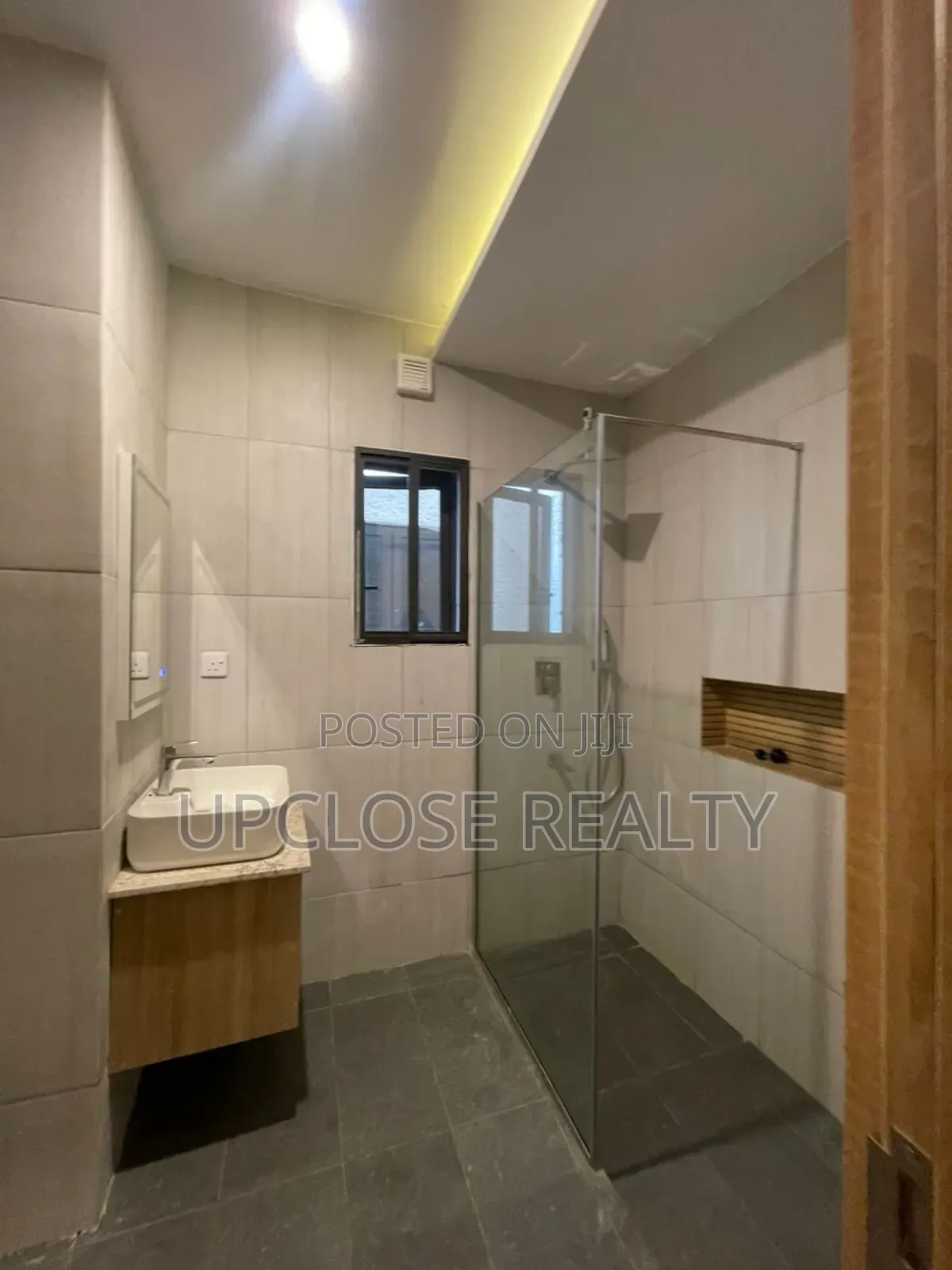 4bdrm Townhouse/Terrace in Life Camp for sale