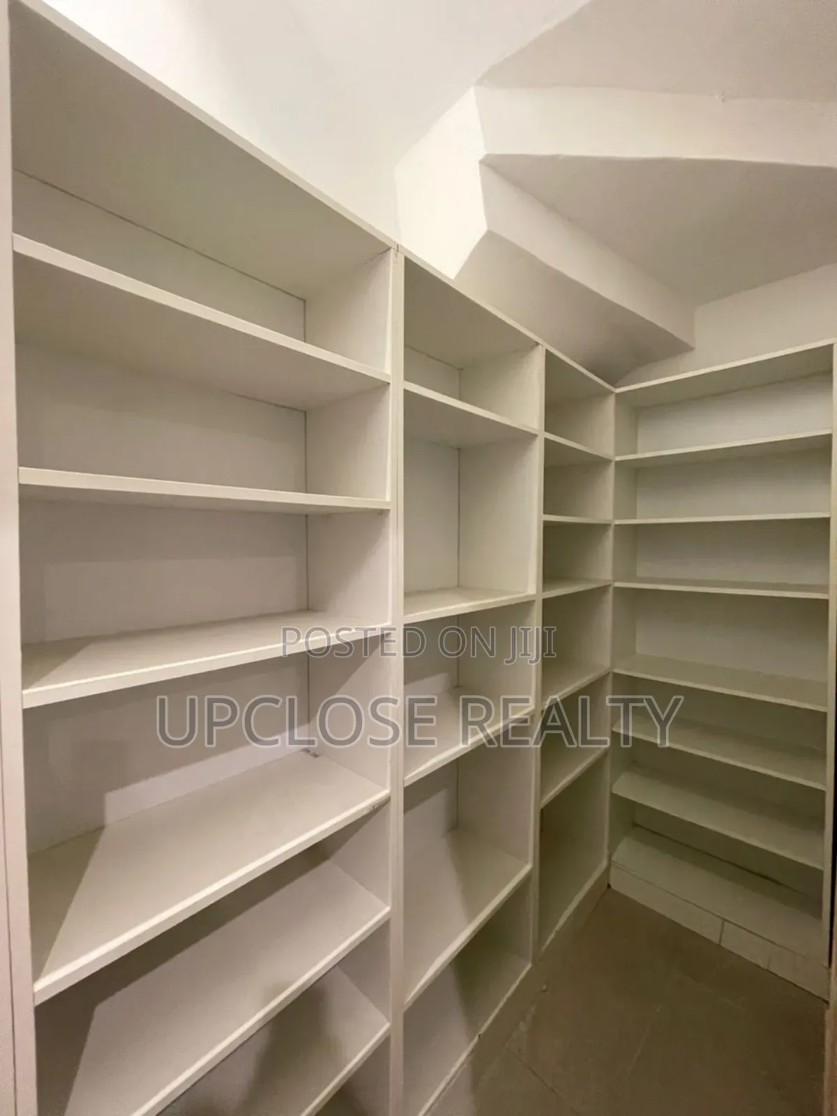 4bdrm Townhouse/Terrace in Life Camp for sale