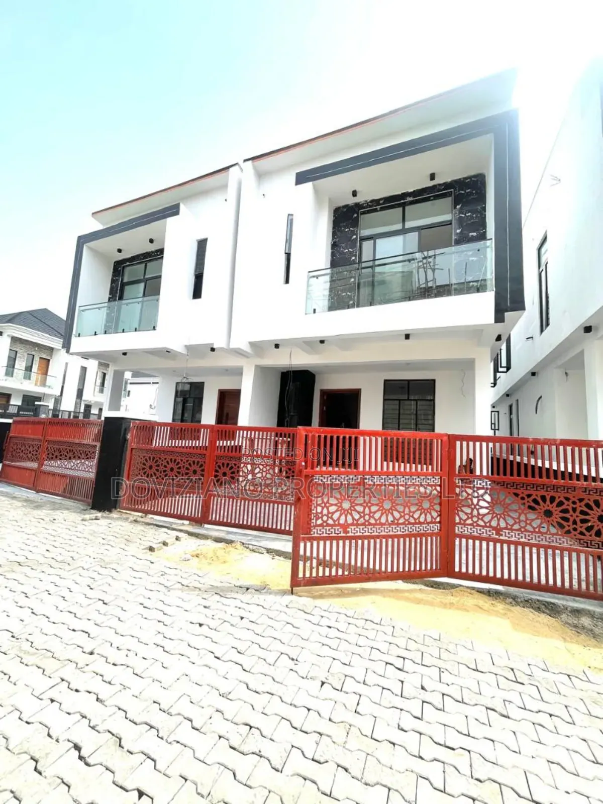 4bdrm Duplex in Ikota for sale