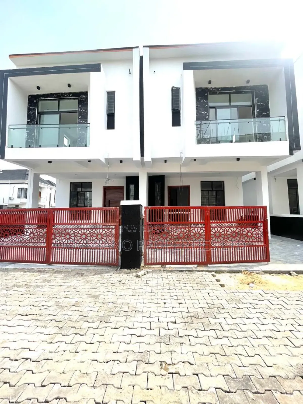 4bdrm Duplex in Ikota for sale
