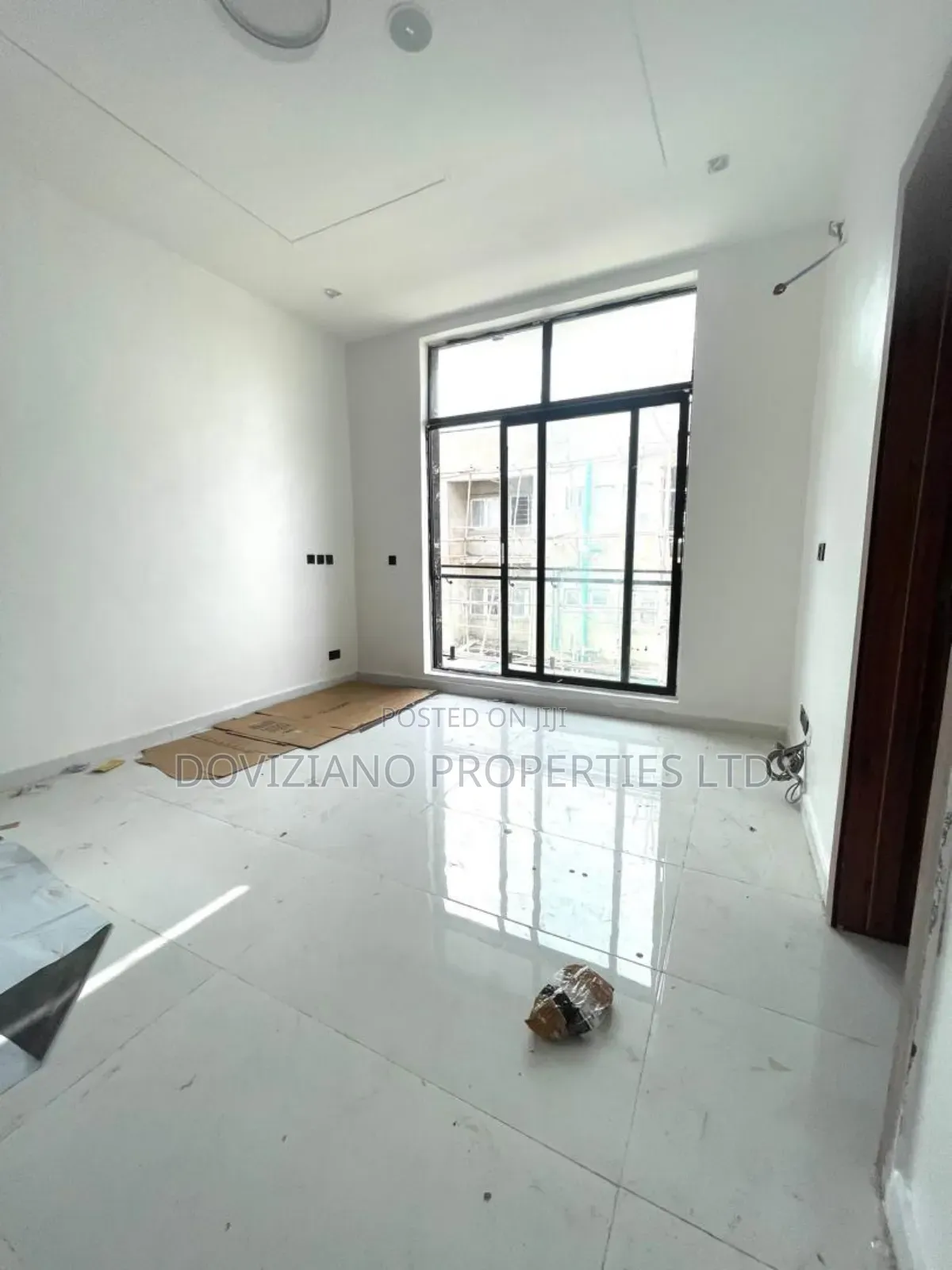 4bdrm Duplex in Ikota for sale