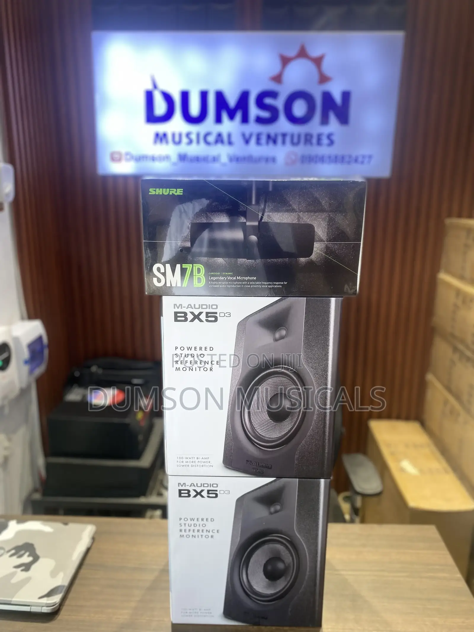 Bx5d3 M-Audio Monitor Speaker Bx5d3, Sm7b Shure Studio Mic