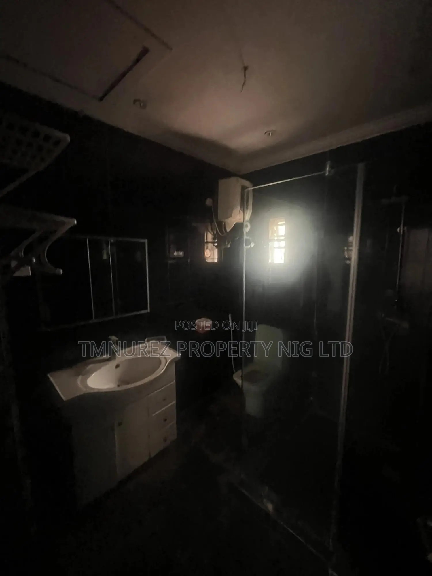 4bdrm Duplex in Osapa, Lekki for rent