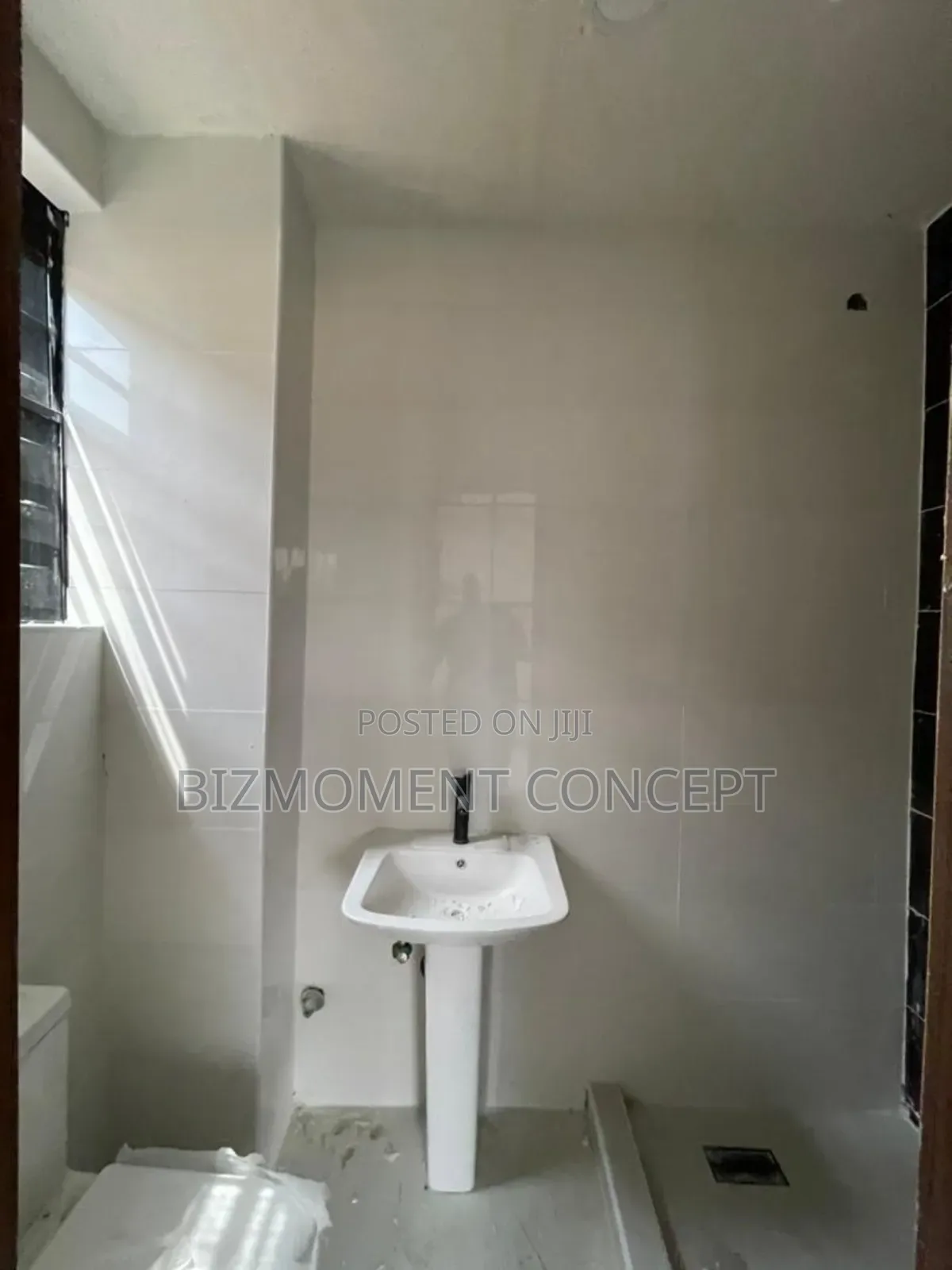 3bdrm Bungalow in Oniwonlu Estate, Bogije for sale