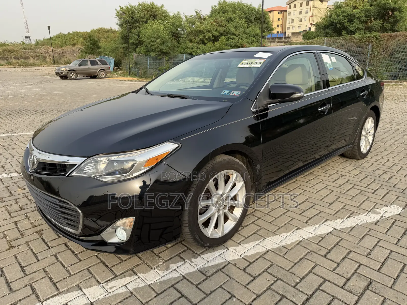 Toyota Avalon XLE Premium Sedan FWD (3.5L 6cyl 6A) 2013 Black