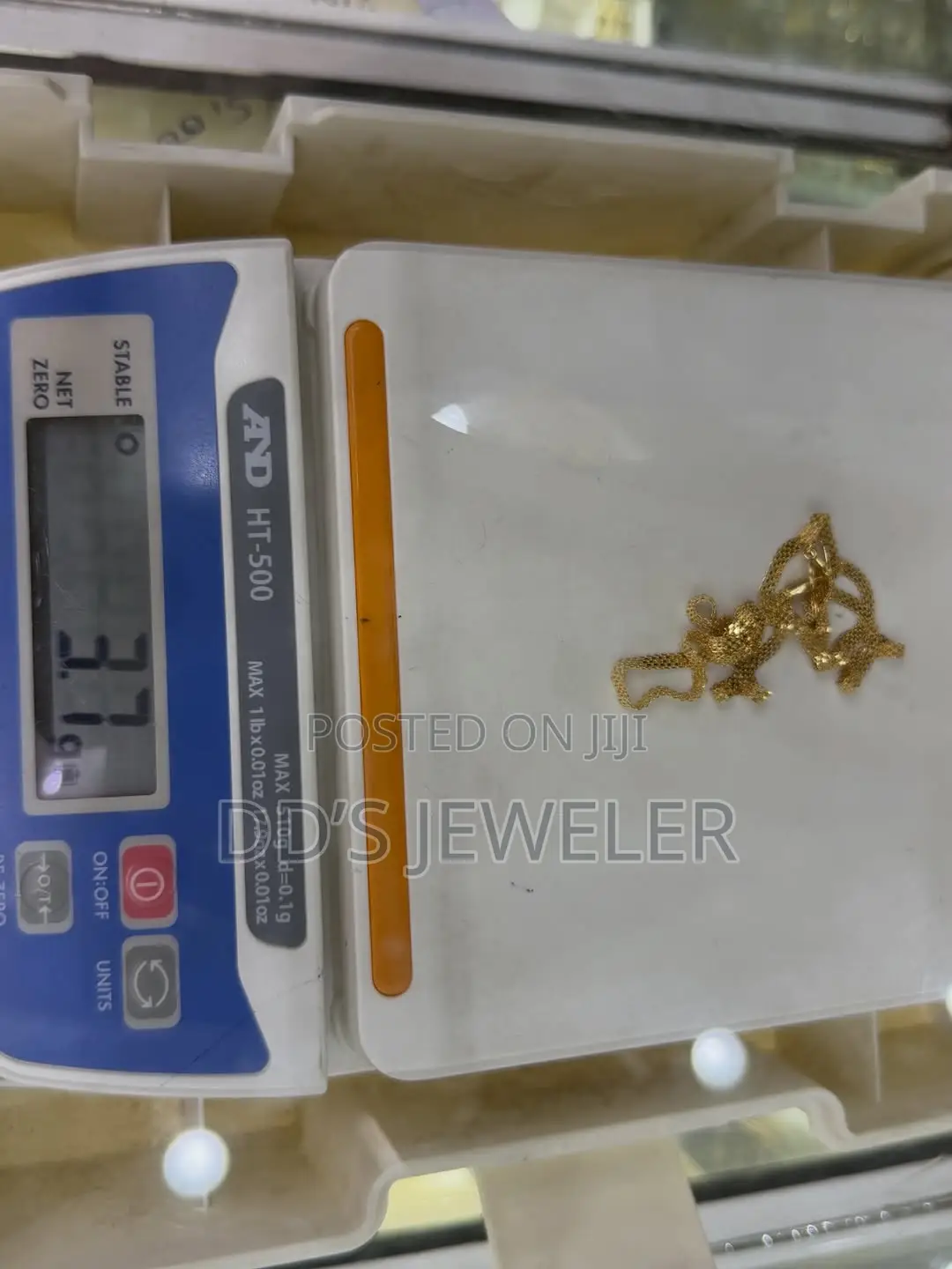 18 Karat Gold Necklace.