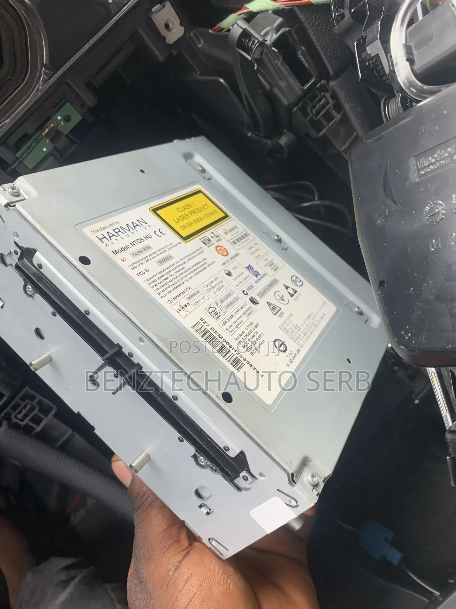 C300 Mercedes Benz Stereo