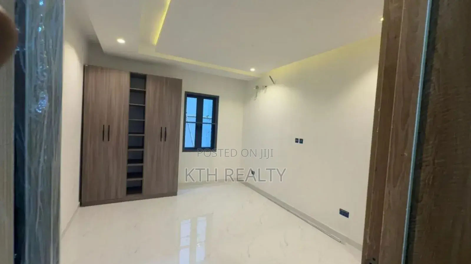 2bdrm Apartment in Ilasan, Ikate for sale