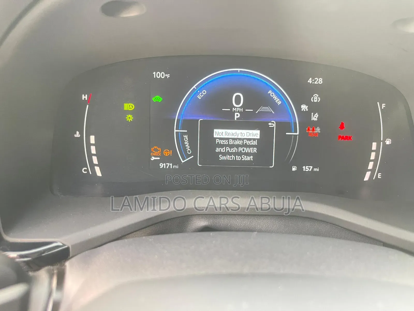 Toyota Camry SE 2024 White