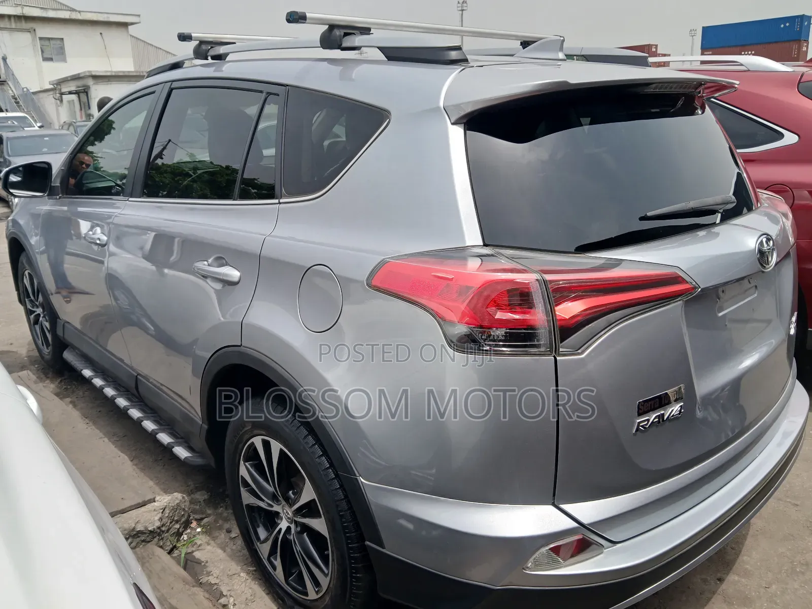 Toyota RAV4 XLE AWD (2.5L 4cyl 6A) 2017 Silver
