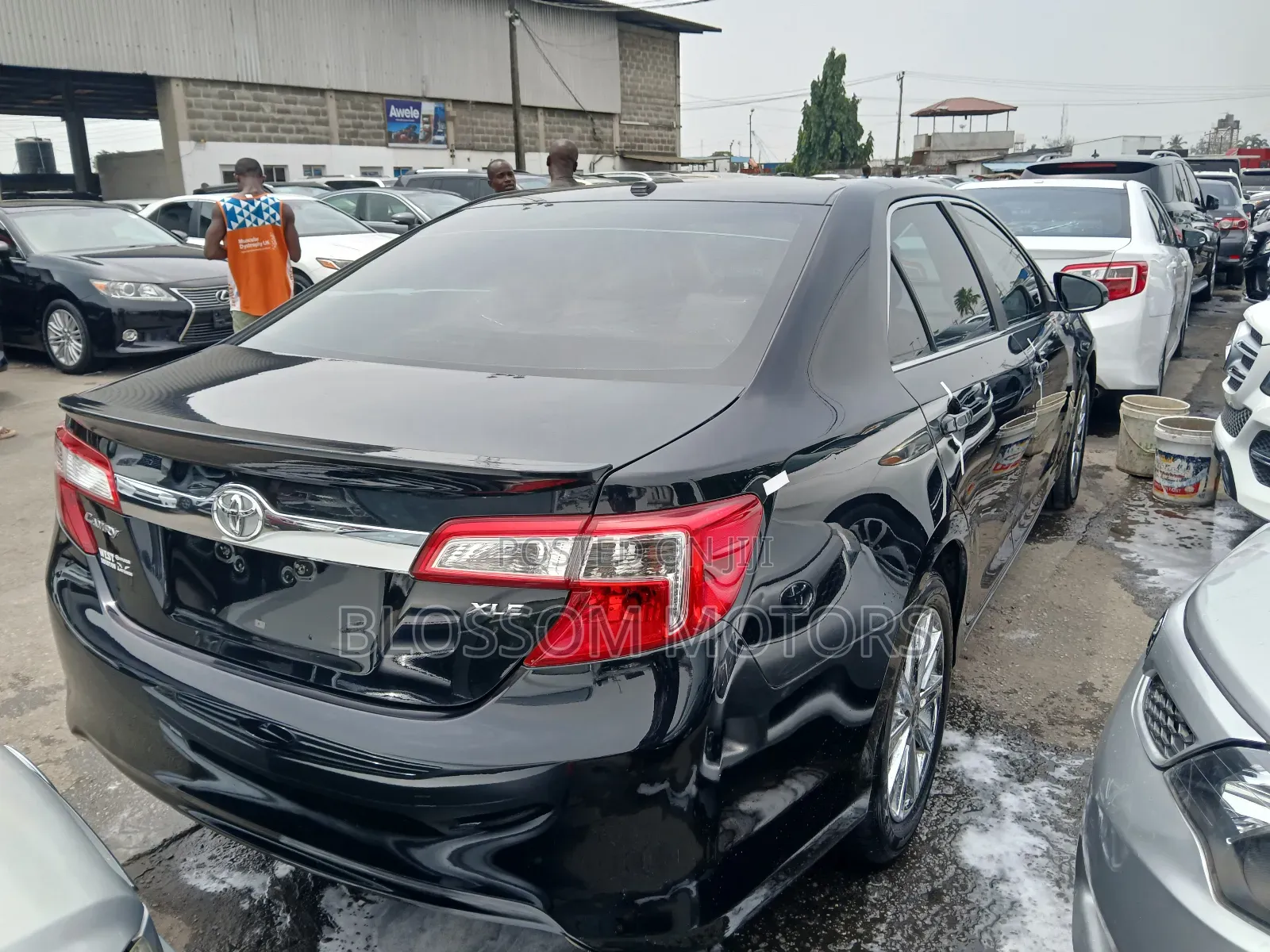Toyota Camry XLE 4dr Sedan (2.5L 4cyl 6A) 2012 Black