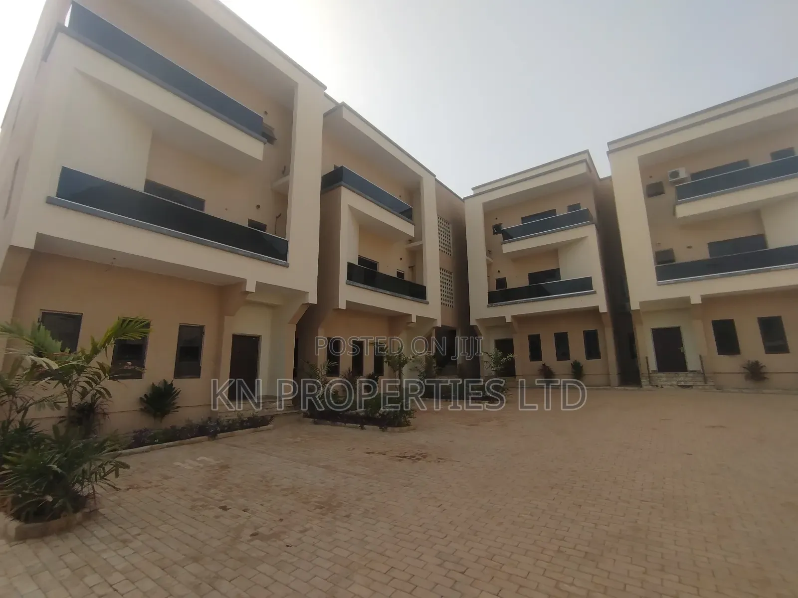 4bdrm Duplex in Durumi for sale