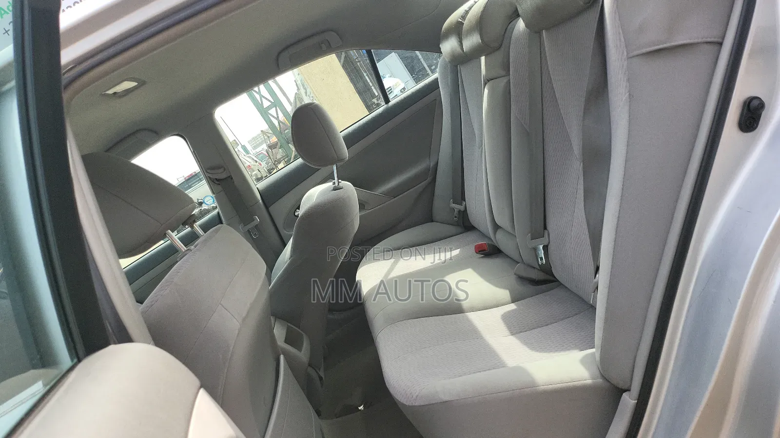 Toyota Camry LE 4dr Sedan (2.5L 4cyl 6AM) 2010 Silver
