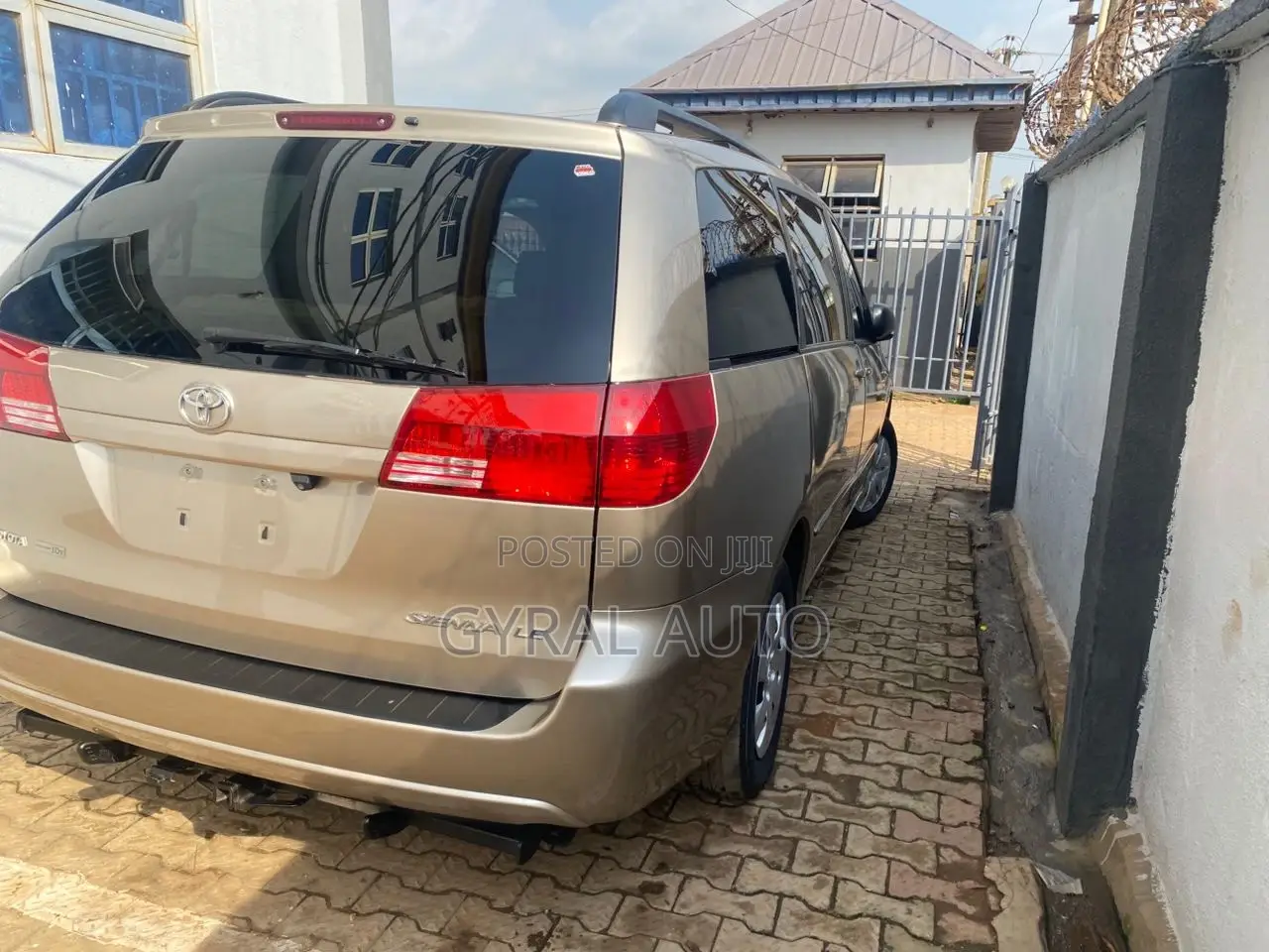 Toyota Sienna LE AWD 2005 Gold