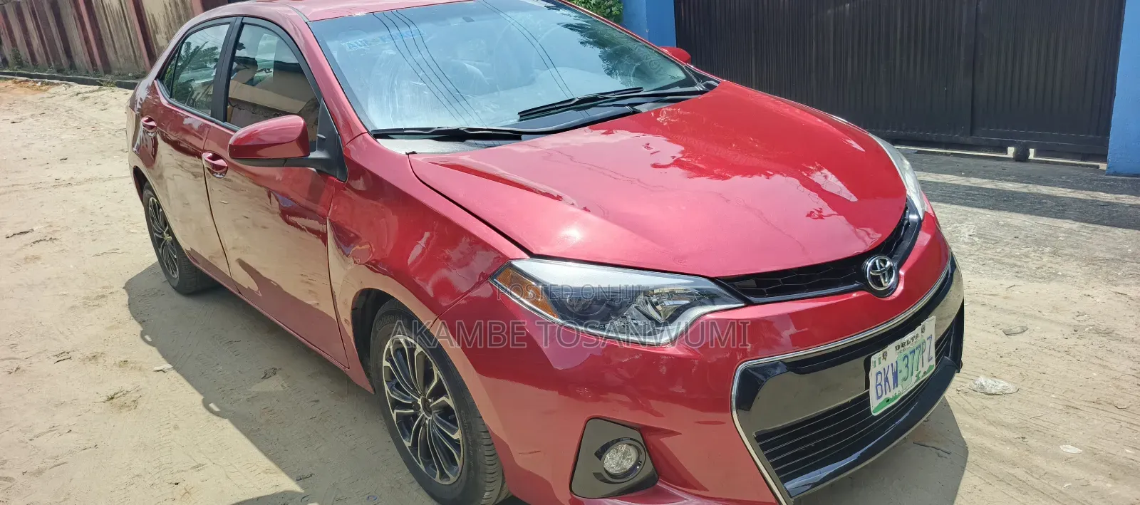 Toyota Corolla 2015 Red