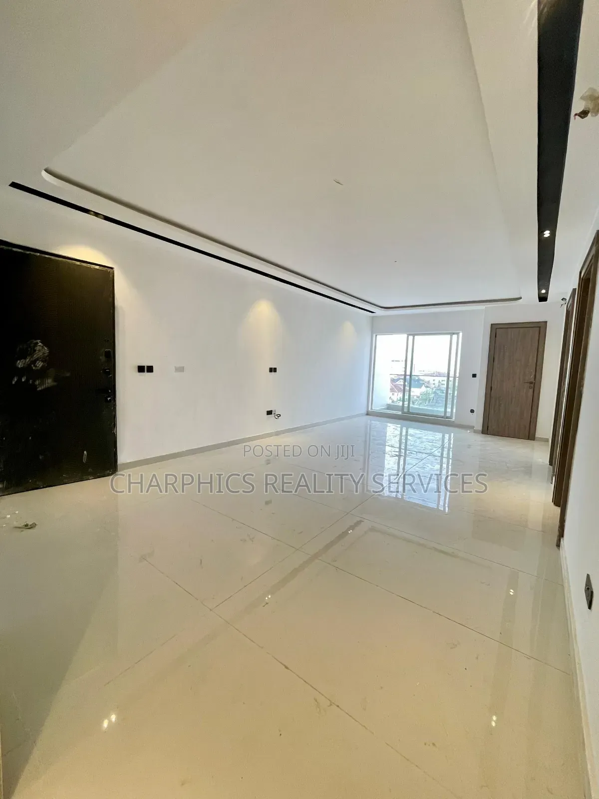 2bdrm Apartment in Lekki Phase 1 for sale