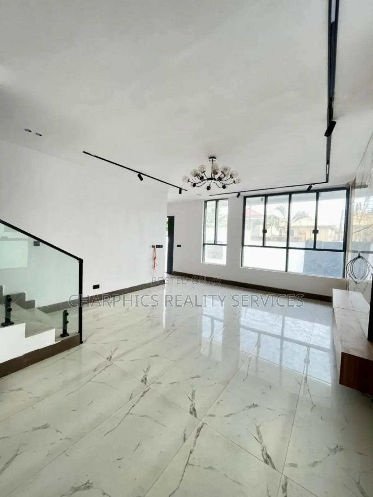 5bdrm Duplex in Lekki Phase 1 for sale