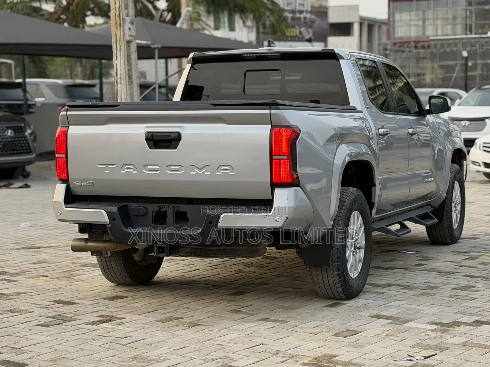 Toyota Tacoma SR5 Double Cab 5' Bed AT 2024 Silver