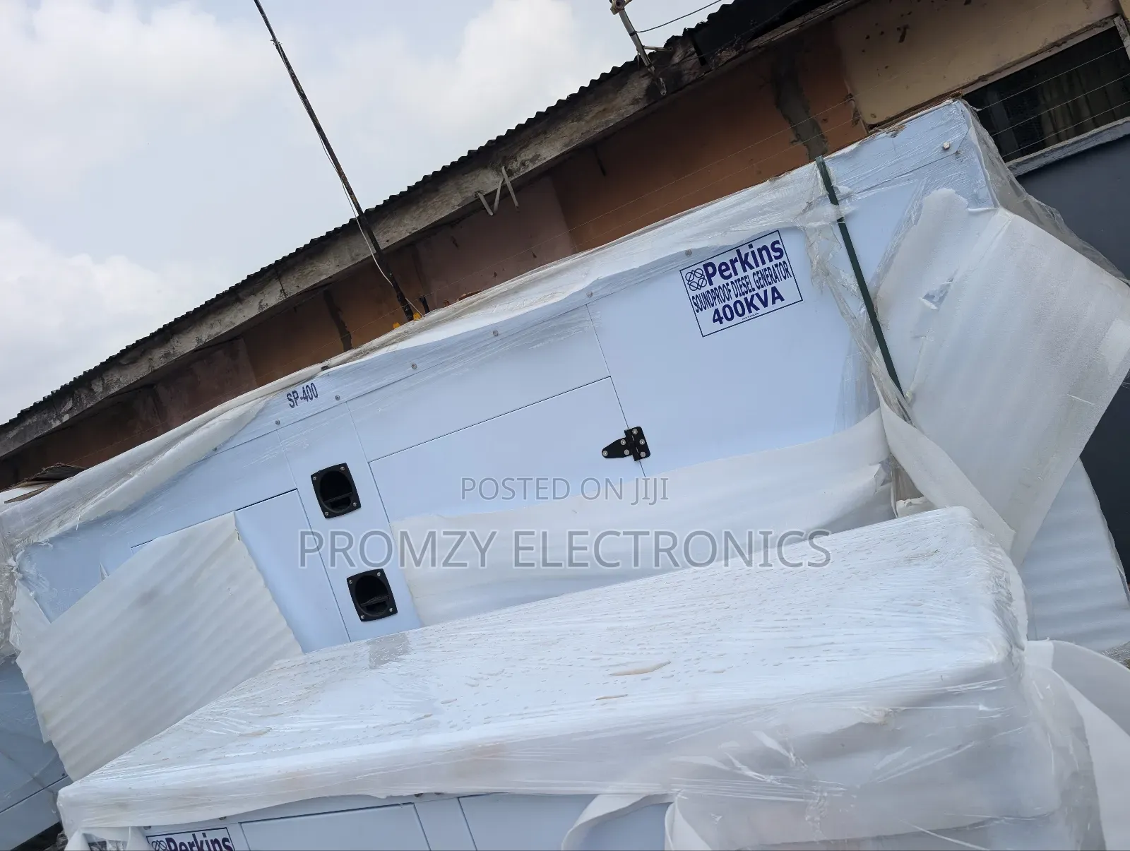 400kva Perkins Diesel Soundproof Generator 2years Wty