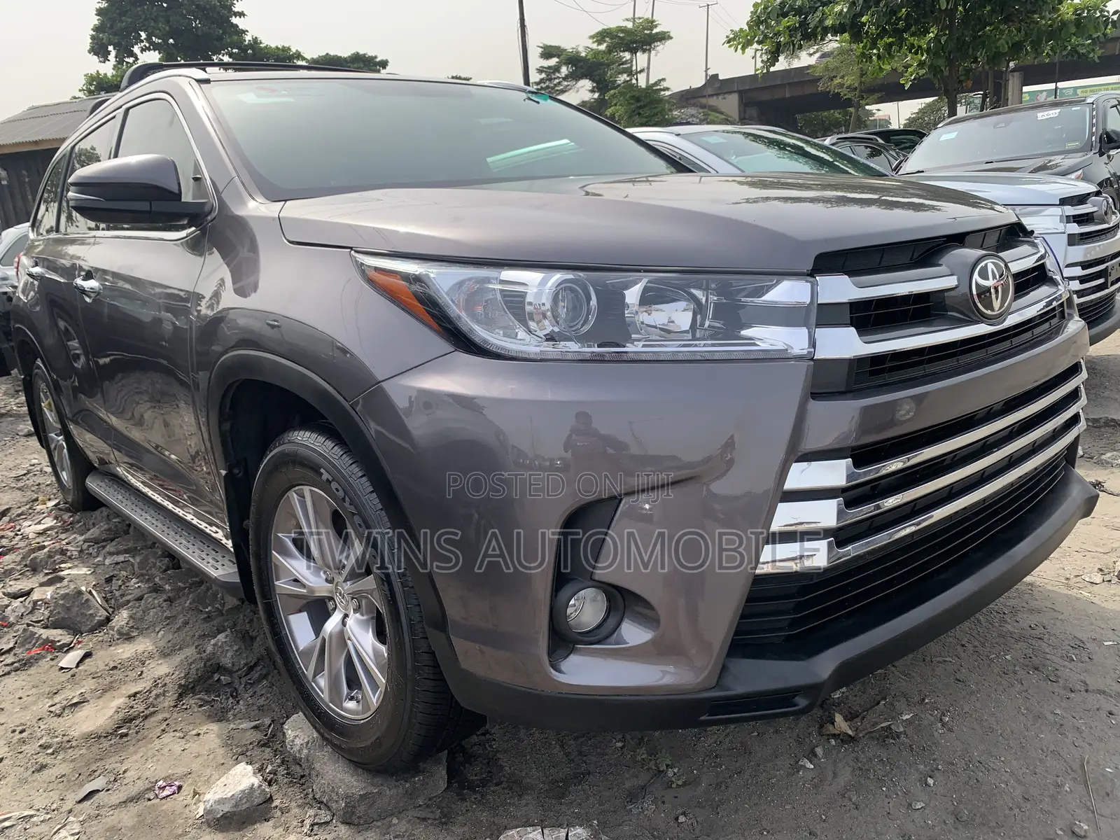 Toyota Highlander XLE 4dr SUV AWD (3.5L 6cyl 6A) 2015 Gray