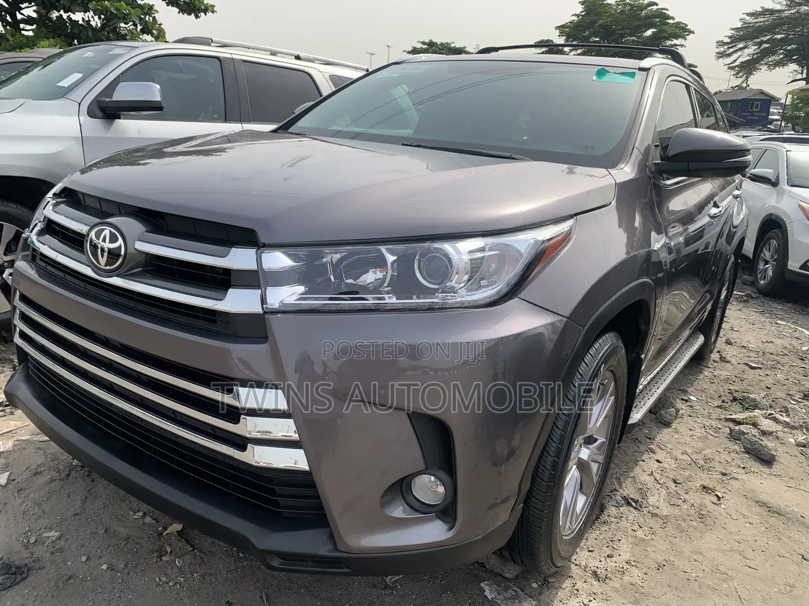 Toyota Highlander XLE 4dr SUV AWD (3.5L 6cyl 6A) 2015 Gray