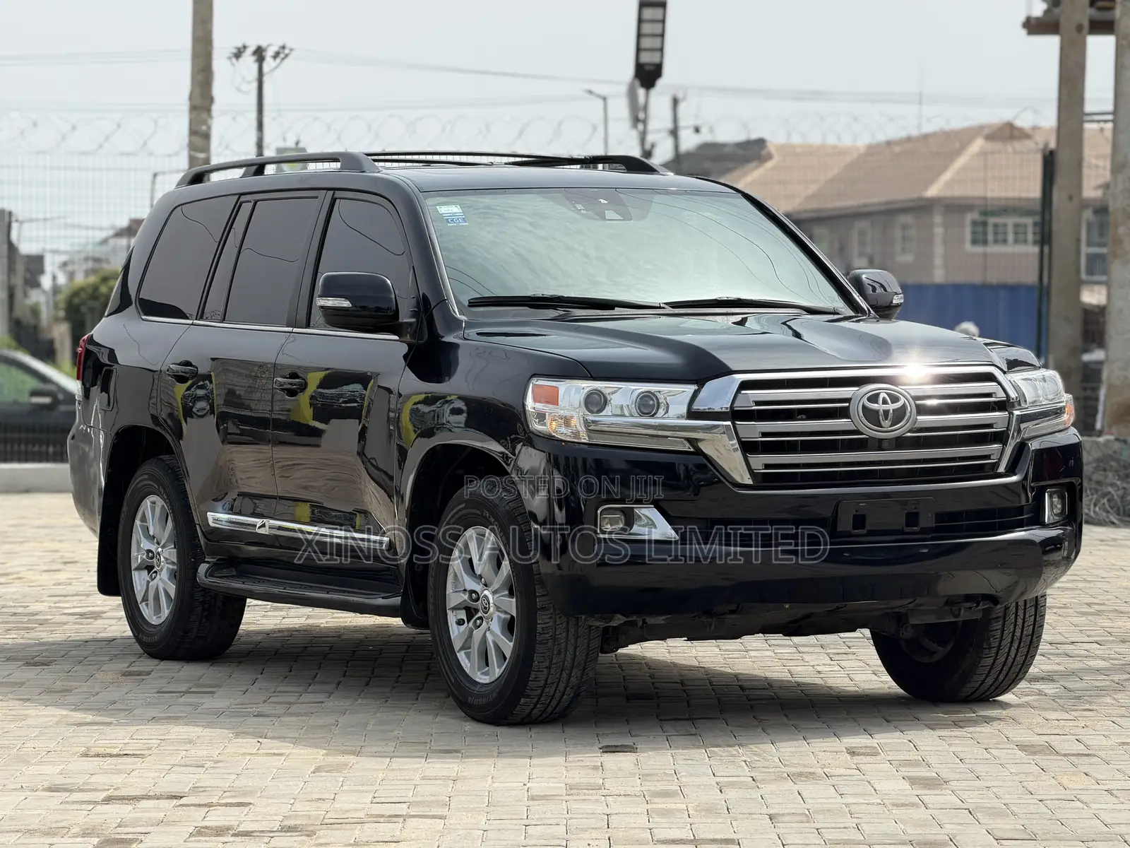 Toyota Land Cruiser 4.6 V8 GXR 2018 Black